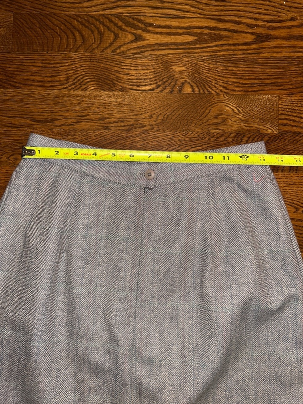 Classic Women's Wool Pencil Skirt in Light Gray - Picture 5 of 5